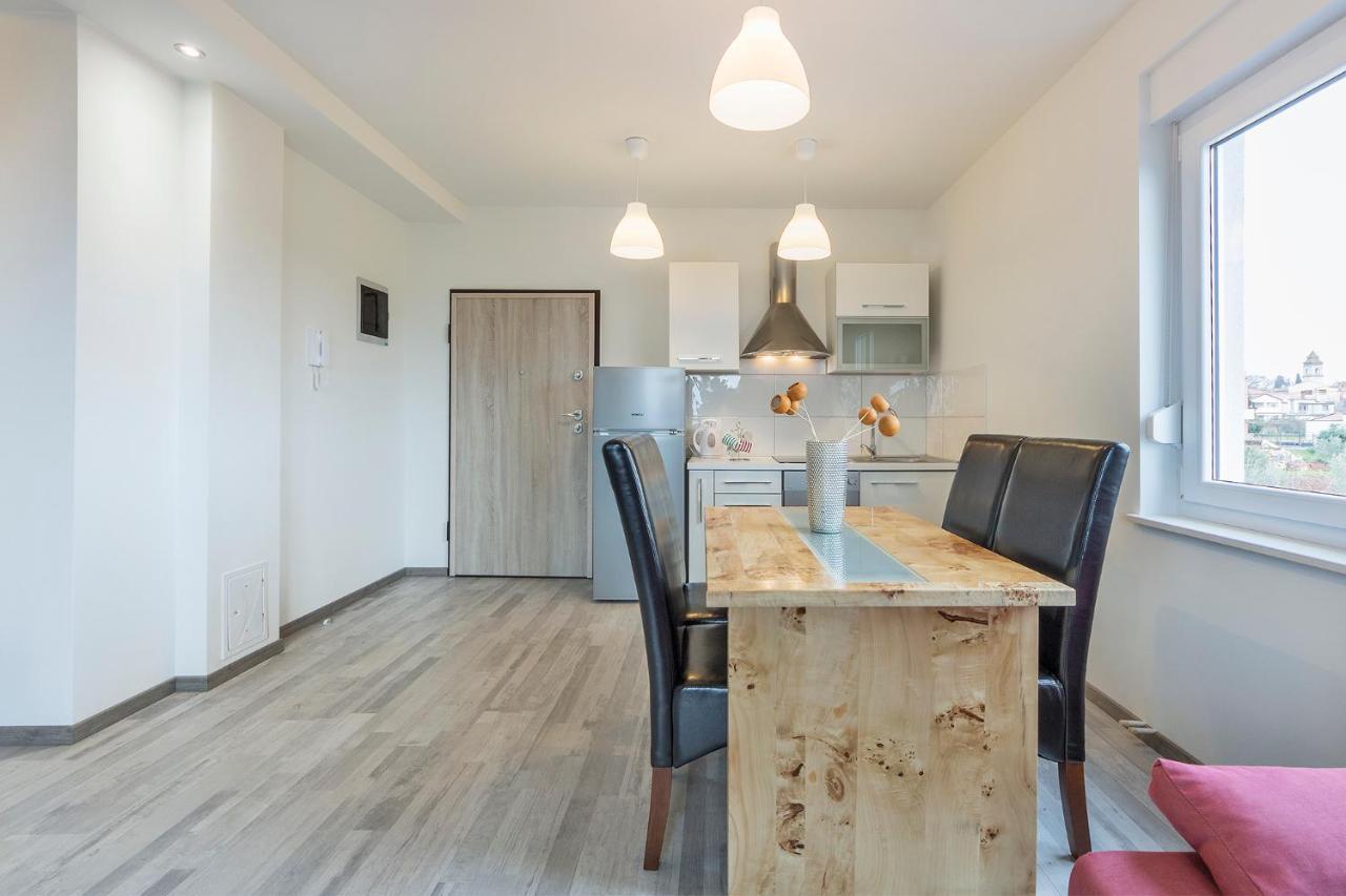 2 Bedroom Apartment Peroj Fazana Bagian luar foto