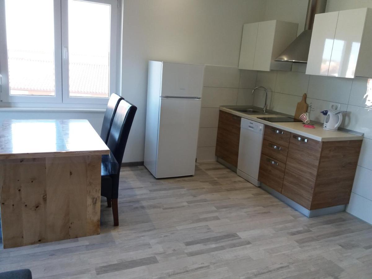 2 Bedroom Apartment Peroj Fazana Bagian luar foto